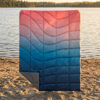 Picnic Blanket and Waterproof Blanket for Outdoor Activities, Gradient Color Camping Gear with Stuff Sack, Large Beach Mat, Warm Adult Blanket