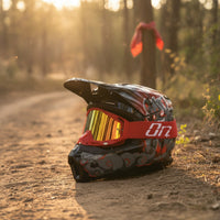 Full-Face Helmet with Visor Glossy Dirt Bike Helmet Multiple Air Vents Comfortable for Motocross Riders