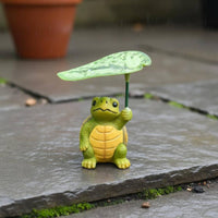 Cute Design Turtle Statue with Foliage Umbrella Indoor & Outdoor Use Miniature Turtle Garden Ornament Weather-Resistant Tortoise Lawn Ornament Weatherproof for Plant Lovers, Gardeners, Flower Pot, Patio, Balcony, Desktop