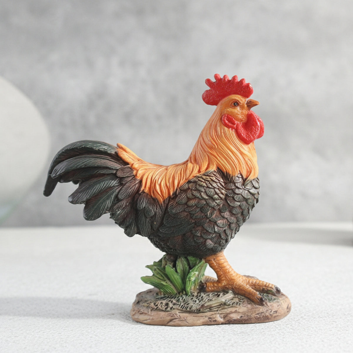 Rustic Chicken Figurine Farmhouse Chicken Statue Hand-Finished Male Chicken Figurine Compact for Collectors, Garden, Courtyard, Patio, Bookshelf