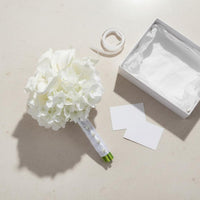 Reusable Artificial Bridal Floral Arrangement Won't Wilt White Calla Lily Floral Arrangement Long-Lasting Handheld Wedding Flowers Realistic Look for Bride, Marriage Registration, Photo Session