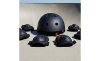 7 Pieces Ventilated Design Young Multi-Sport Helmet Shock Resistance Skating Safety Set Adjustable Strap Kids Helmet and Pads Set Breathable Foam for Scootering