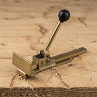 Floor Board Puller Hand-Held Flooring Clamp Tool Adjustable for DIY Renovators
