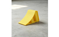 Plastic Wheel Chock Triangular Tire Wedge Yellow Chock with Ribbed Surface Non-Slip for Mechanics