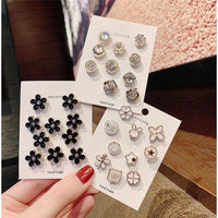 Mini Anti-Exposure V-Neck Pin for Women, Summer Clothing Accessory with Mother-of-Pearl Flower Brooch