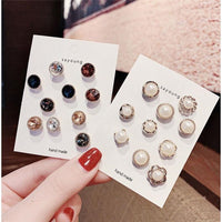Mini Anti-Exposure V-Neck Pin for Women, Summer Clothing Accessory with Mother-of-Pearl Flower Brooch