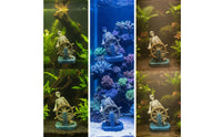 Aquarium Ornament with Nautical Steering Wheel Resin Skeleton Leader Statue Weathered Pirate Leader Ornament with Wheel for Desktop Display