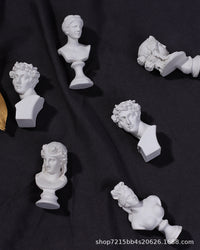 Miniature Nordic Style Resin Sculpture Statues for Photography Props and Home Decor