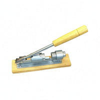Screw-Style Manual Walnut Nut Splitter Metal and Wood Lever Nut Splitter Tabletop Household Tool Adjustable