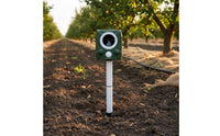 Solar Animal LED Flashing Lights Acoustic Waterproof Motion Activated Animal Scarer for Farmers, Gardeners, Orchard, Garden
