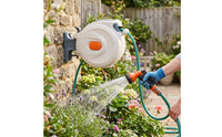Automatic Wall-Mounted Retractable Hose Reel Space-Saving Garden Hose Reel with Swivel Bracket for Gardeners, Homeowners, Yard, Patio