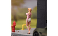 1/64 Seaside Girl Figurine Resin Miniature Girl Figure Standing Figure for Collectors
