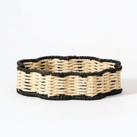 Two-Tone Paper Rope Tray Decorative Handwoven Catch-All Tray Rustic Scalloped Basket Lightweight for Coffee Table