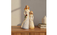 Sentimental Gift Family Statue Heartwarming Design Family Figurine Angel Figurine for Parents, Families, Mothers, Living Room, Bookshelf, Mantelpiece, Desktop