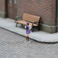 1/64 Scale Girl Figurine Completed Model 1/64 Scale Girl Figure Workmanship Painted Resin Figurine for Hobbyists