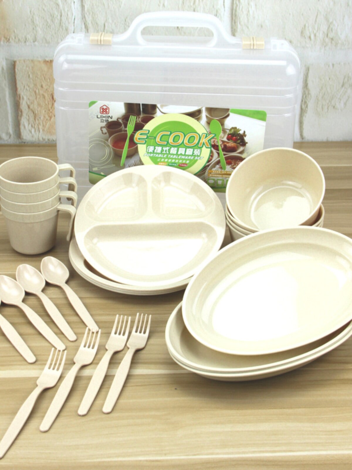 Portable 24-Piece Outdoor Camping Dinnerware Set for Four, Eco-Friendly Picnic Bag with Plates and Cutlery