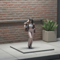 Mini Scene 1/64 Woman Figurine Compact Size Sunglasses Girl Figurine Realistic Details Scene Model Figure
