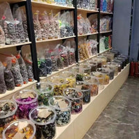 Plastic Sealed Jar for Candy and Dry Goods with Transparent Round Design
