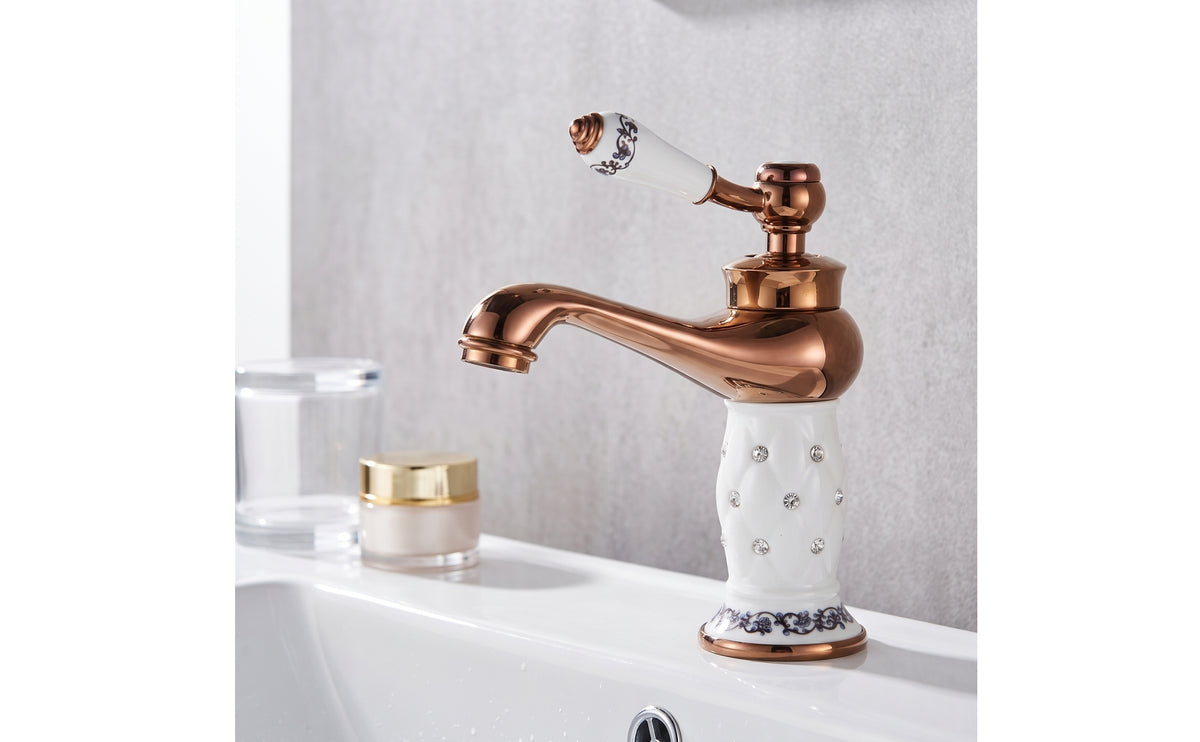 Bathroom Basin Faucet Ornate Single-Hole Faucet with Lever Handle Classic for Vanity
