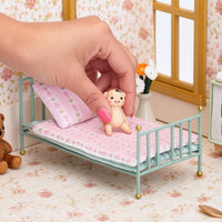 Metal Dollhouse Bed with Mattress Wrought-Iron Style Miniature Metal Bed with Bedding Dollhouse Bedroom Set Classic Realistic