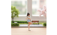 1/64 Miniature Girl Figure Cute Diorama Figure Collectible Ornament for Desk Display