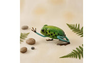 Turquoise-Green Legs Metal Frog Figurine Glossy Metal Desktop Figurine Reflective Surface Display Piece Long-Lasting for Garden