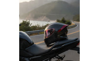 Carbon-Fiber-Look Full-Face Motorcycle Helmet Aerodynamic Motorcycle Helmet with Visor Streamlined DOT Approved for Commuters, Road Riding, Touring