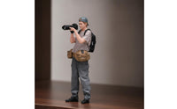 1/18 Miniature Photographer Figure Small Photographer Figure Detailed Camera Holder Figurine for Hobbyists, Collectors, Display Shelf