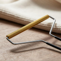 Manual Fuzz Remover with Metal Frame Hand-Held Sweater Defuzzer Compact Tool for Travel