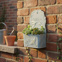 Metal Hanging Planter Weather-Resistant Decorative Iron Planter Vertical Gardening Wall Hanging Flower Holder for Balcony