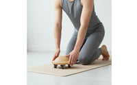 Effortless Gliding Turtleback Glider Anti-Slip Spine Stretching Disc Silent Wheels Wooden Core Training Roller Floor Friendly for Pilates Enthusiasts, Office Workers, Home Gym, Rehabilitation, Mind-Body Practice Studio