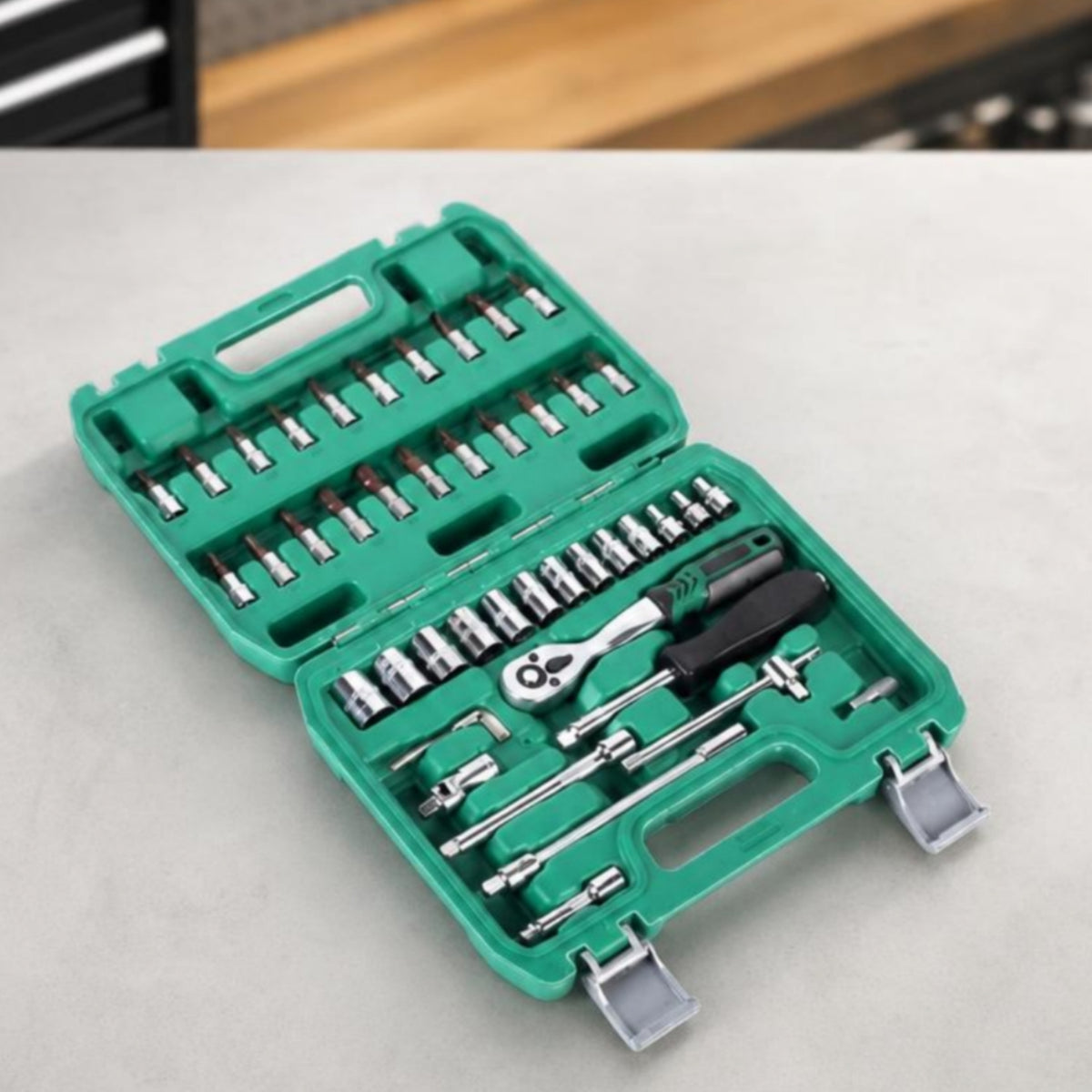 46 Pieces Chrome Vanadium Steel 46-Piece Socket Wrench Set Hinged Lid Socket Ratchet Wrench Set Metal Latch Mechanic Tool Kit Organized Storage for Mechanics, Garage, Workshop