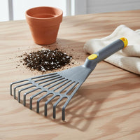 Sturdy Plastic Garden Rake Easy to Use Hand Loosener Compact Design for Flower Bed
