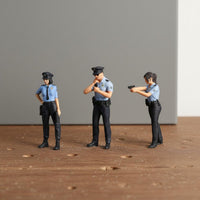 3 Pieces 1:64 Police Figure Set Hand-Painted Diorama Accessory Collectible Model
