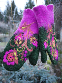 Women's Thickened Color-Block Embroidered Winter Christmas Gloves