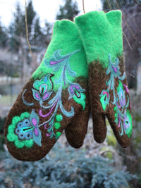 Women's Thickened Color-Block Embroidered Winter Christmas Gloves