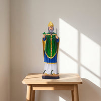 Crown Figure Figurine Regal Resin Statue with Gold Crown Traditional Sculpture for Shelf