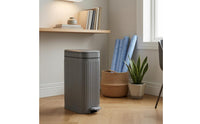 Step Pedal Trash Can Ribbed Lavatory Trash Can PP Waste Bin for Compact Areas