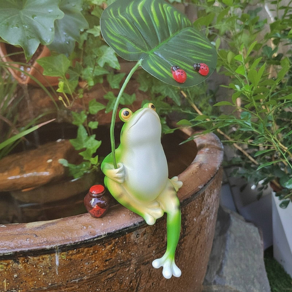Frog Figurine with Leaf Umbrella Glossy Frog Statue with Leaf Umbrella Creative Decor for Gardeners, Collectors, Garden, Patio, Aquarium