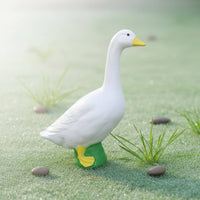 Realistic Design White Goose Statue Weather Resistant House Decoration for Pond, Patio