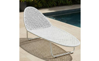 Waterproof Poolside Chaise Lounge Sunproof Outdoor Lounge Chair Aluminum Alloy Frame Wicker Sun Lounger Woven Rattan Design for Villa, Hotel, Resort