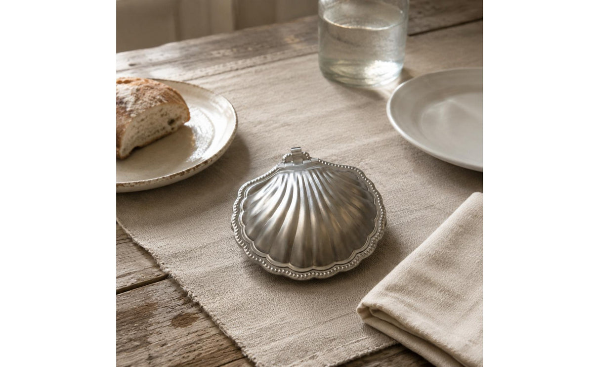 Stainless Steel Bivalve-Shaped Holder Vintage Style Butter Dish Box Hinged Lid Home Decor Item for Dining Table, Vanity, Lavatory