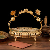 Decorative Fruit Basket with Glass Base Ornate Tabletop Basket with Handle Gold-Toned Holder Vintage-Style for Home Decorators, Hosts, Dining Table, Living Room