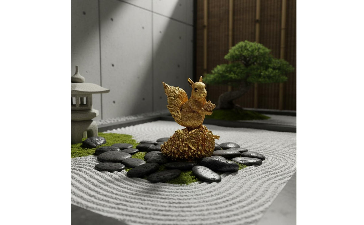 Weather Resistant Realistic Squirrel Sculpture Sturdy Polyresin Resin Squirrel Statue All-Season Decor Yard Art Hand-Painted Details for Lawn, Patio