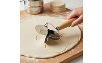 Manual Dumpling Cutter Stainless Steel Dumpling Pastry Cutter Smooth Edge Round Pastry Form