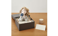Birthday Gift Girl Figurine Cute Design Resin Girl Statue Vivid Colors Decorative Art Sculpture High-Quality Material for Girls, Women, Living Room, Entrance Hall, Bedroom, Desktop