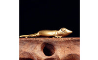 Handmade Brass Gecko Figurine Palm Sized Brass Gecko Statue Artistic Details Vintage Lizard Statue No Power Required for Collectors, Creature Lovers, Desktop, Car Dashboard