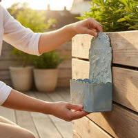 Metal Hanging Planter Weather-Resistant Decorative Iron Planter Vertical Gardening Wall Hanging Flower Holder for Balcony