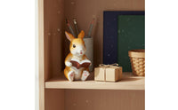 Bunny Reading Book Figurine Cute Design Reading Hare Statue Hand-Painted Resin Hare Sculpture for Garden