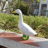 White Goose Statue Indoor Outdoor Decor Lifelike Creature Sculpture for Pond